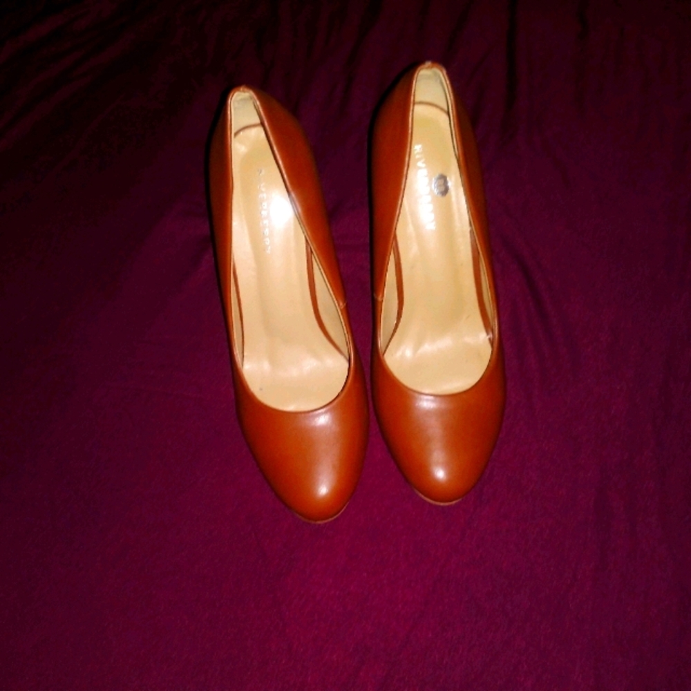 Woman's Heels - Picture 6 of 6